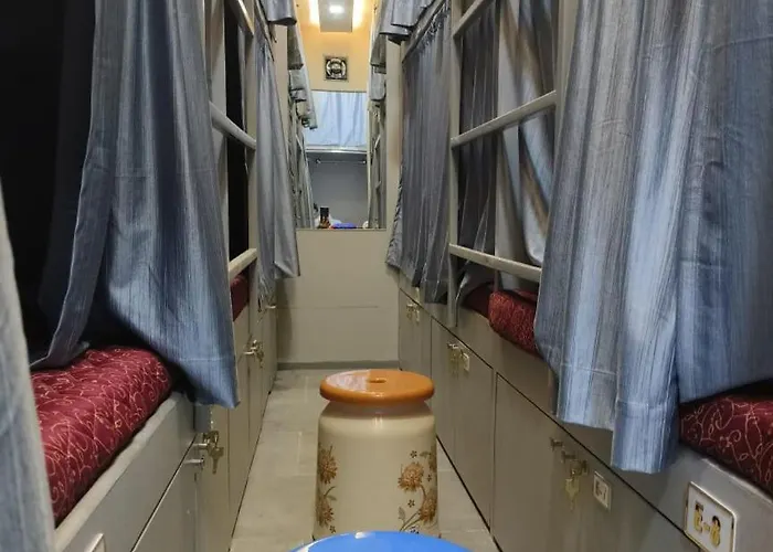 Rest Inn Hostel Dormitory Mumbai